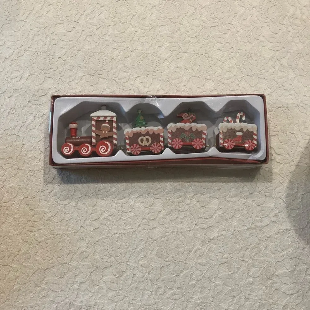 Gingerbread Toy Train Set - Picture 8 of 8